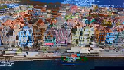 City-Walk-Punda-Willemstad-Handelskade-The-Blue-Curacao-Experience